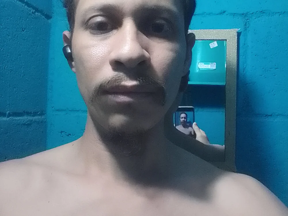 Geovannylatan offline chatrum