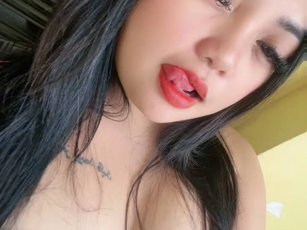 Elliebabes' Offline XXX Chat