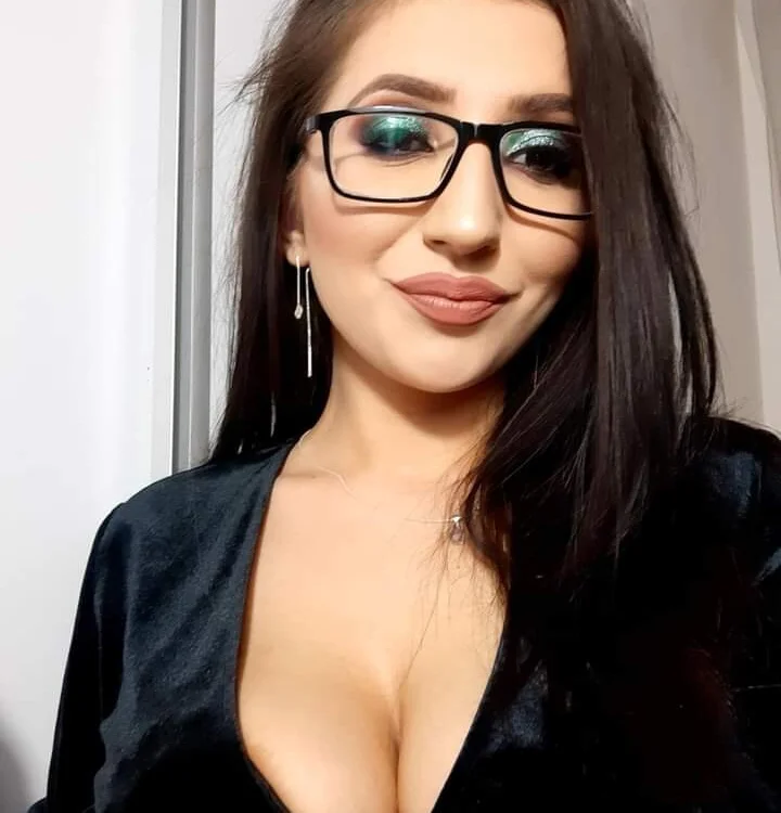 DenizzCharming's Offline Chat Room