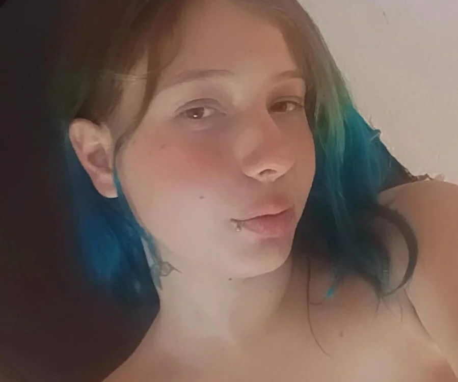 KayCutte's Offline Chat Room
