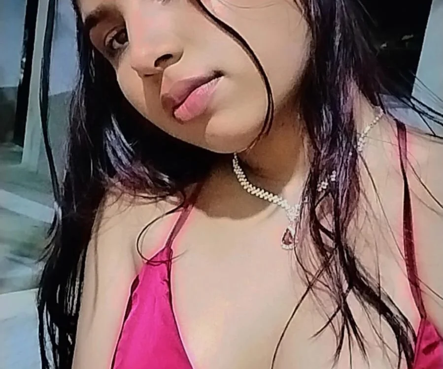 Lilith_Cooper18 Offline XXX Chat