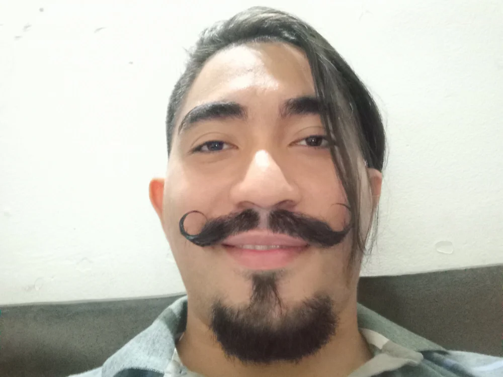 DISTORSION0225's Offline Chat Room