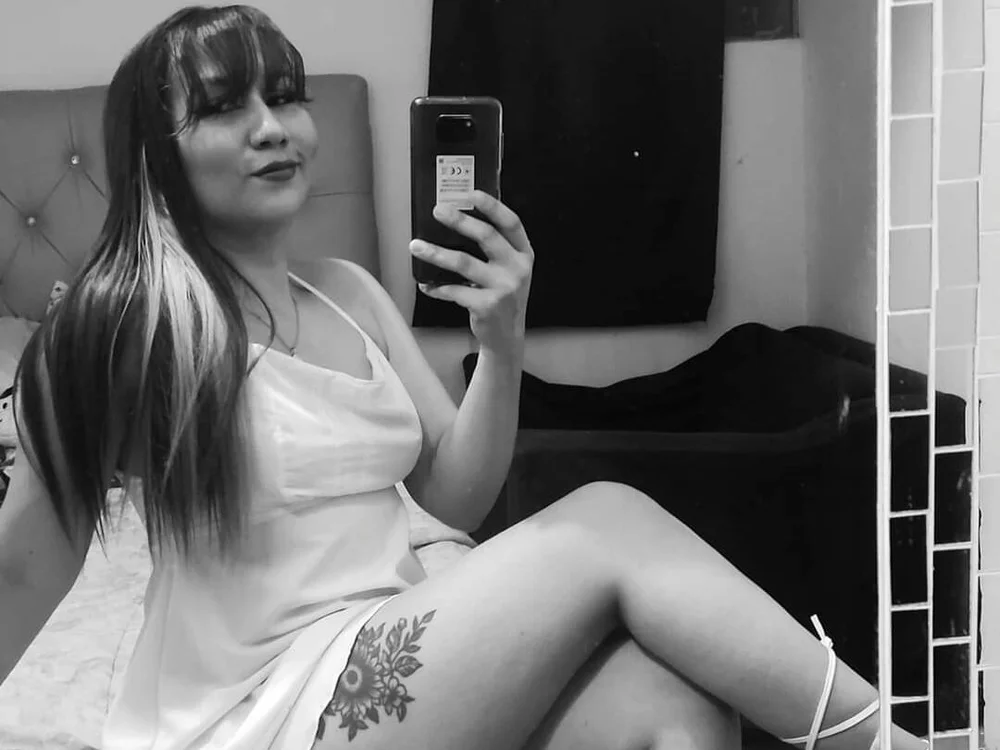 madam_eli's Offline Chat Room