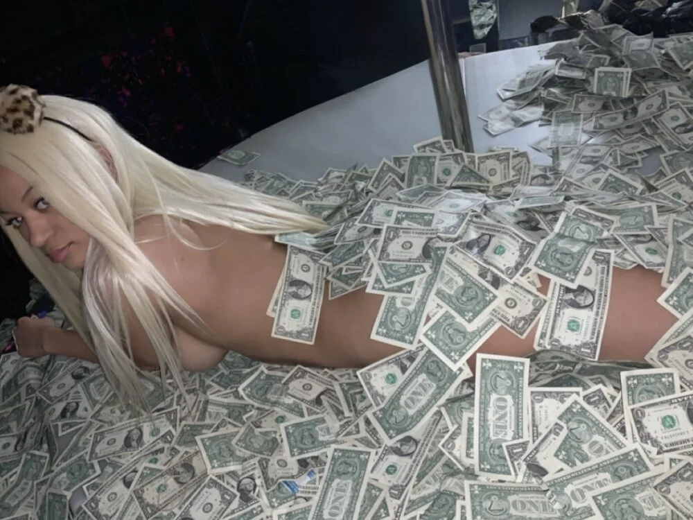 SassyDolphin offline XXX-chat