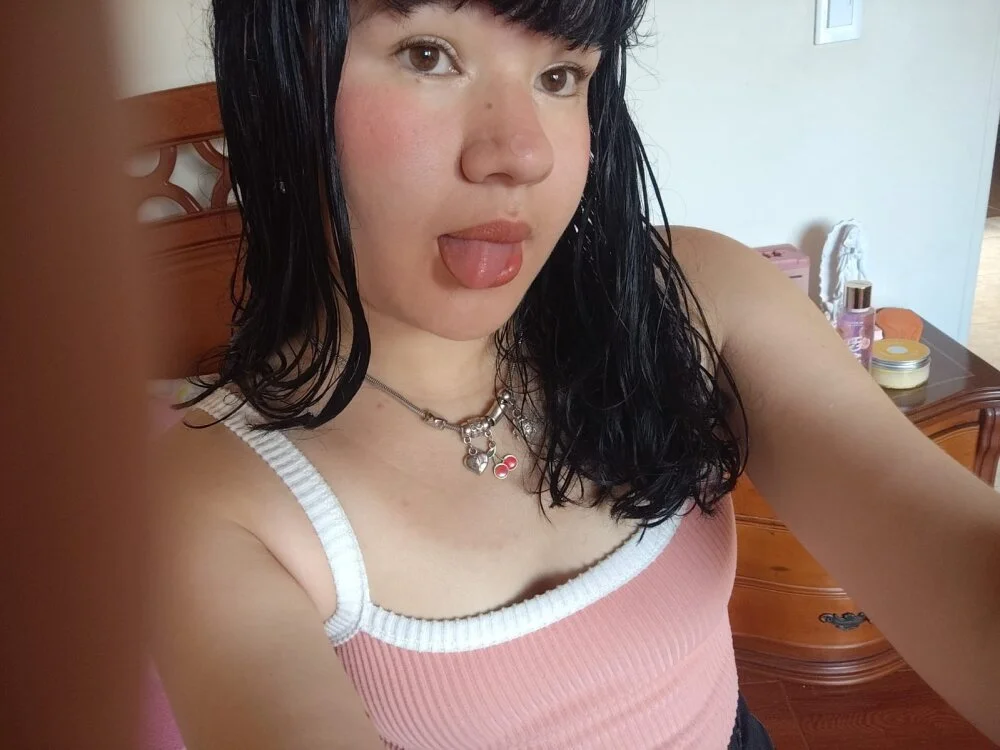 Luna__petit's Offline Chat Room