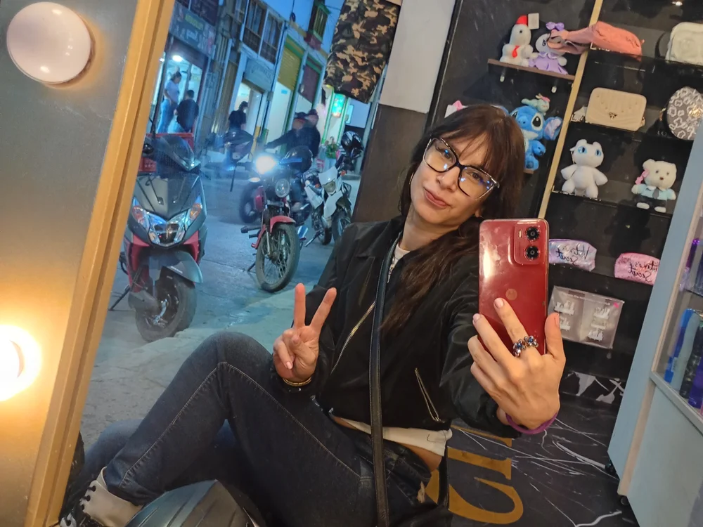 Jessica_Montes' Offline Chat Room
