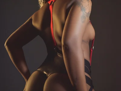 tanyyaa webcam livesex profile in ebony cams