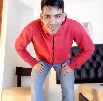 JohanyLatino's Offline XXX Chat