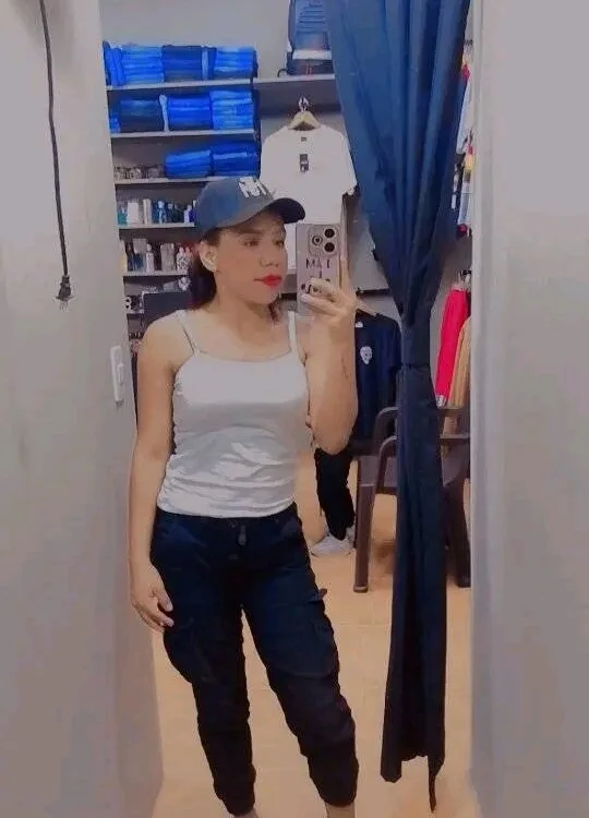 vanesalatina18n Offline XXX chat