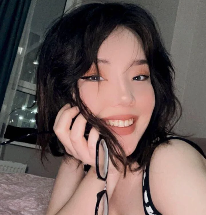 dailywetmin's Offline XXX Chat