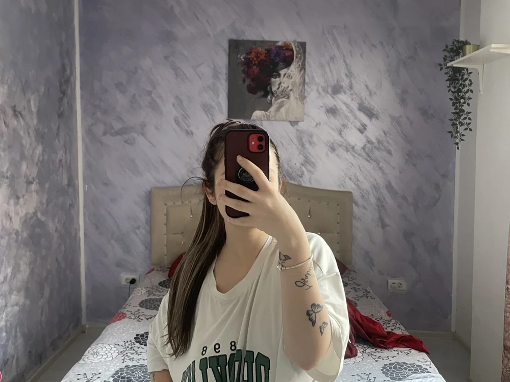 elenor23's Offline Chat Room