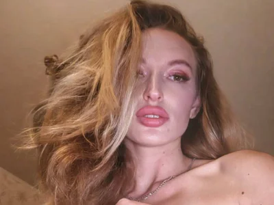 JoanWade Female Cockrating Cam Nude