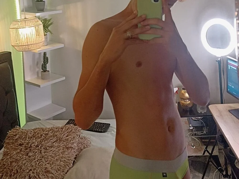 david_stylex's Offline XXX Chat