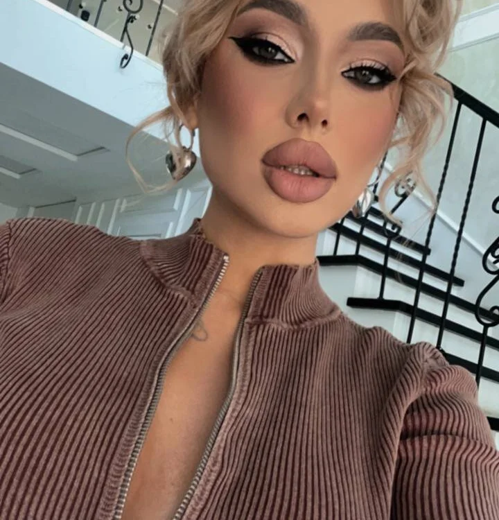 BrittDurborow's Offline XXX Chat