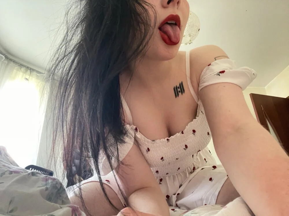 lunavoyce 離線 XXX 聊天