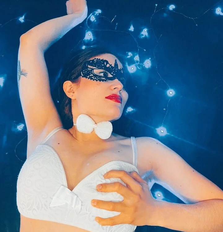 Miacarry – Offline XXX chat