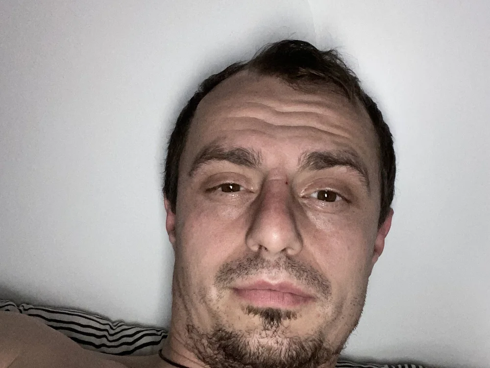 viktor30e's Offline Chat Room