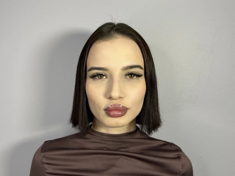 BrittnyRodney's Offline Chat Room