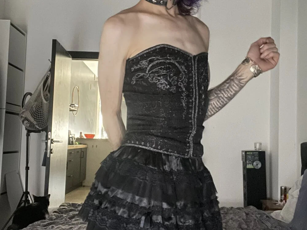 ShySuccubus: συνομιλία ΧΧΧ εκτός σύνδεσης