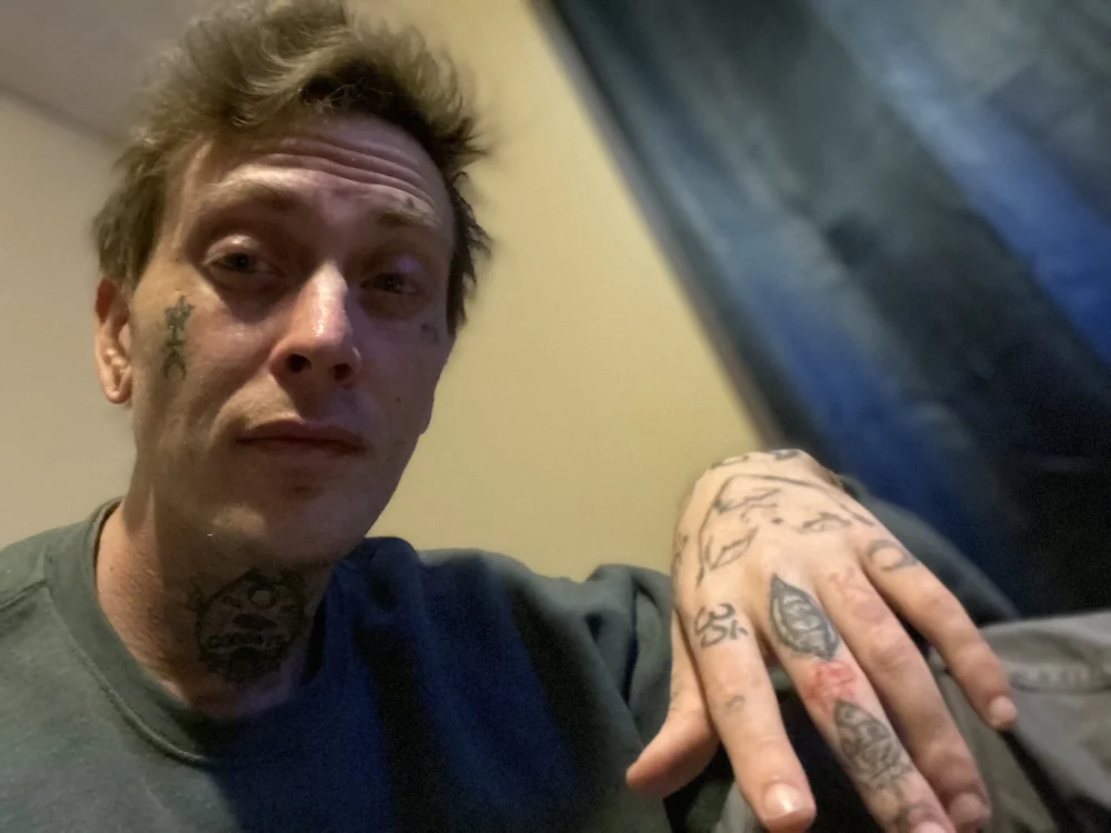 BbyBluez93's Offline Chat Room