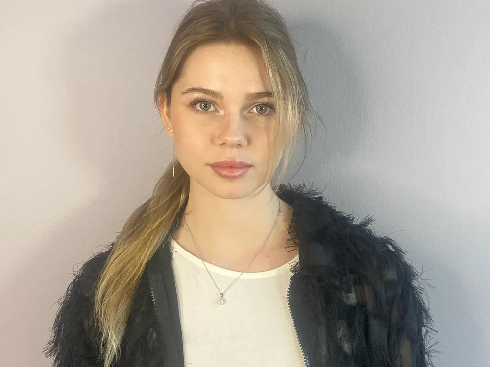 DonaDebore Offline XXX Chat