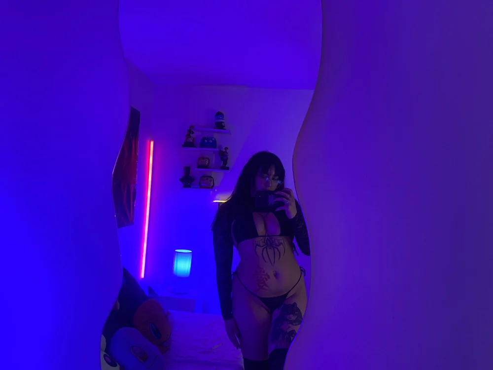 Hinataaa_'s Offline XXX Chat