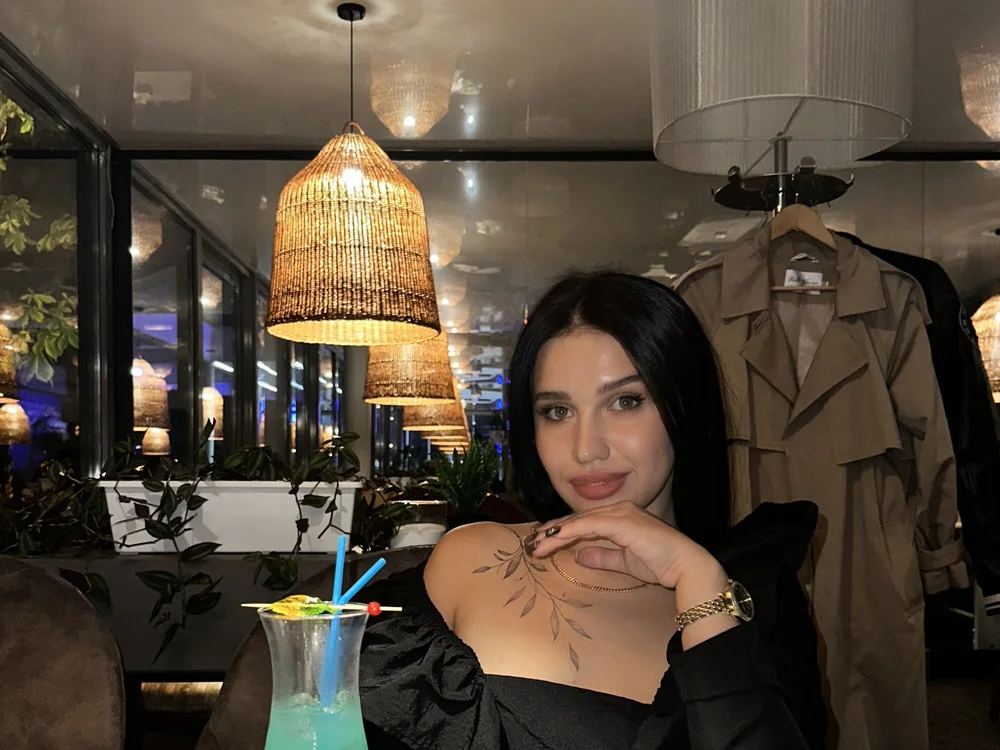 Sheena_Melany's Offline Chat Room