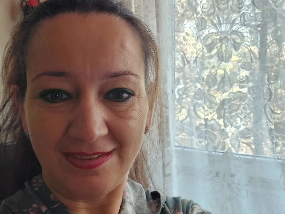 anayss17's Offline XXX Chat