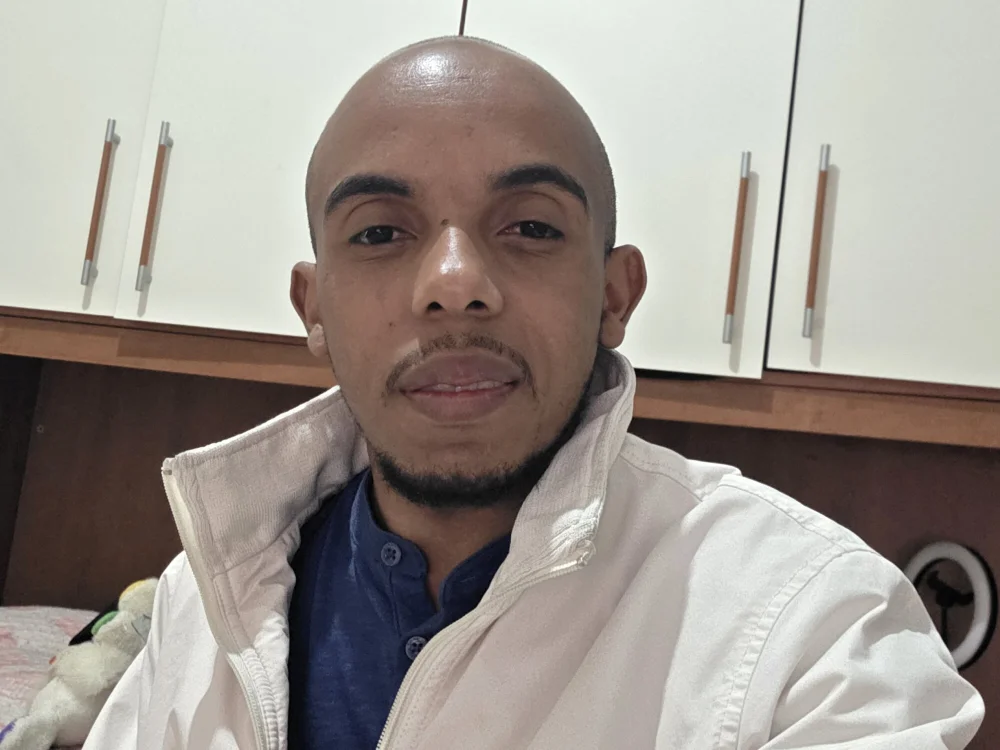 دردشة Elmentor32 الجنسية دون اتصال