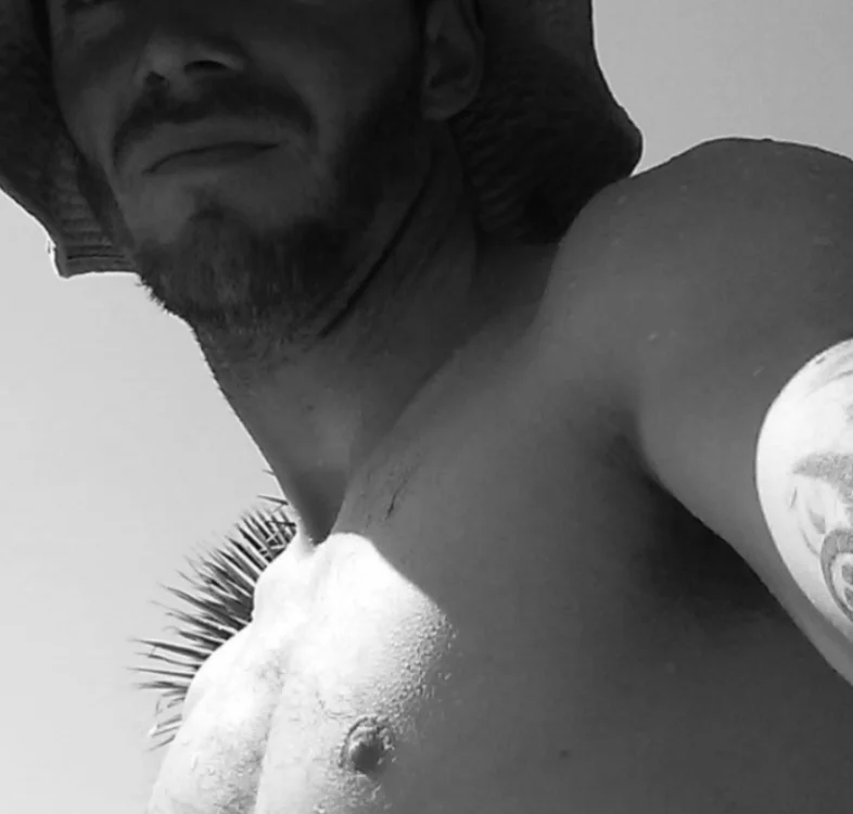 Huntzg23's Offline XXX Chat