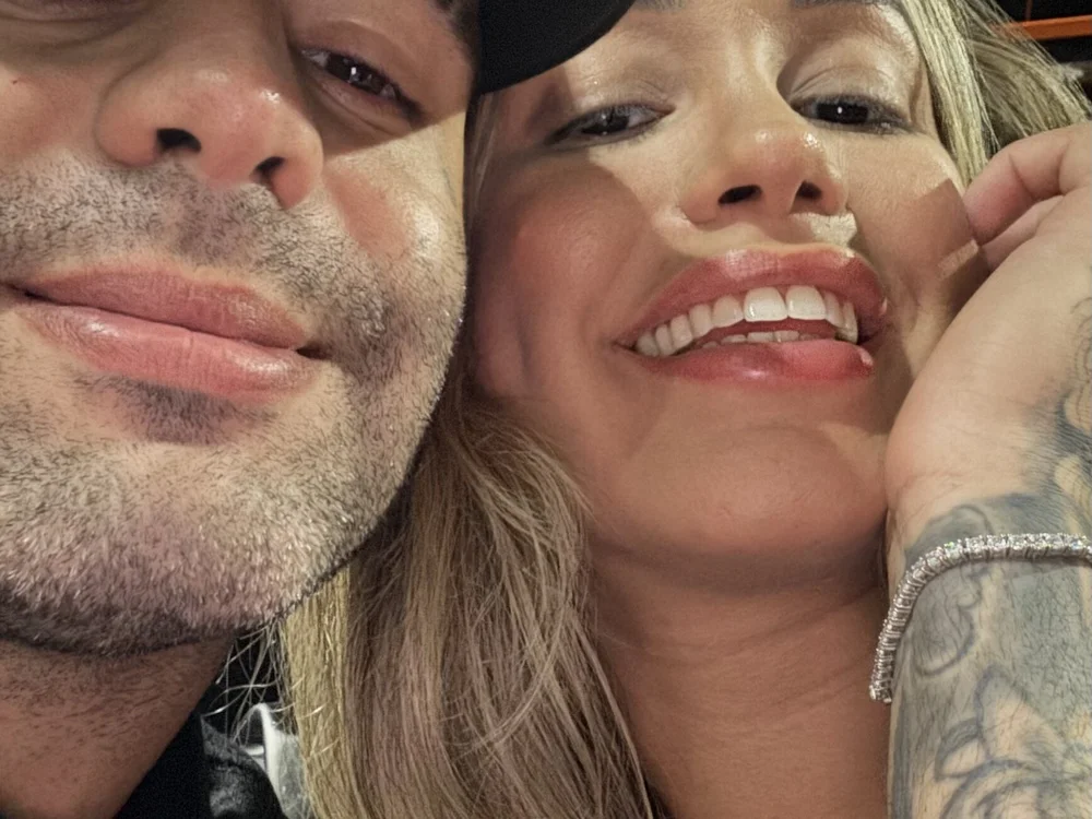 brazilcouple's Offline XXX Chat