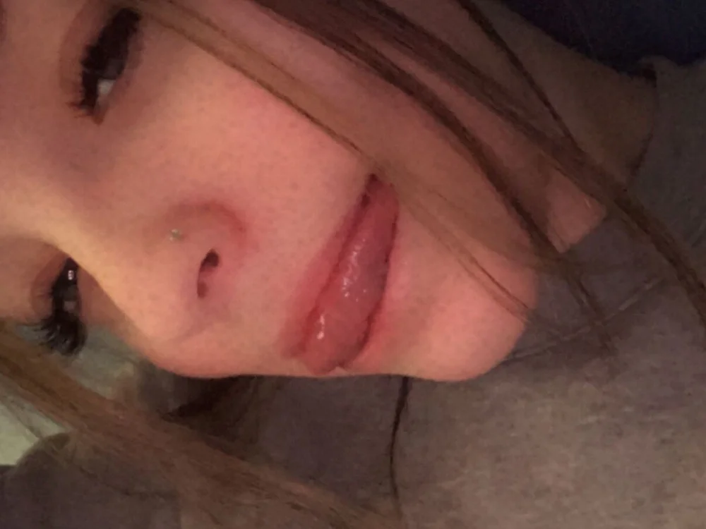 Danielleluvv's Offline Chat Room