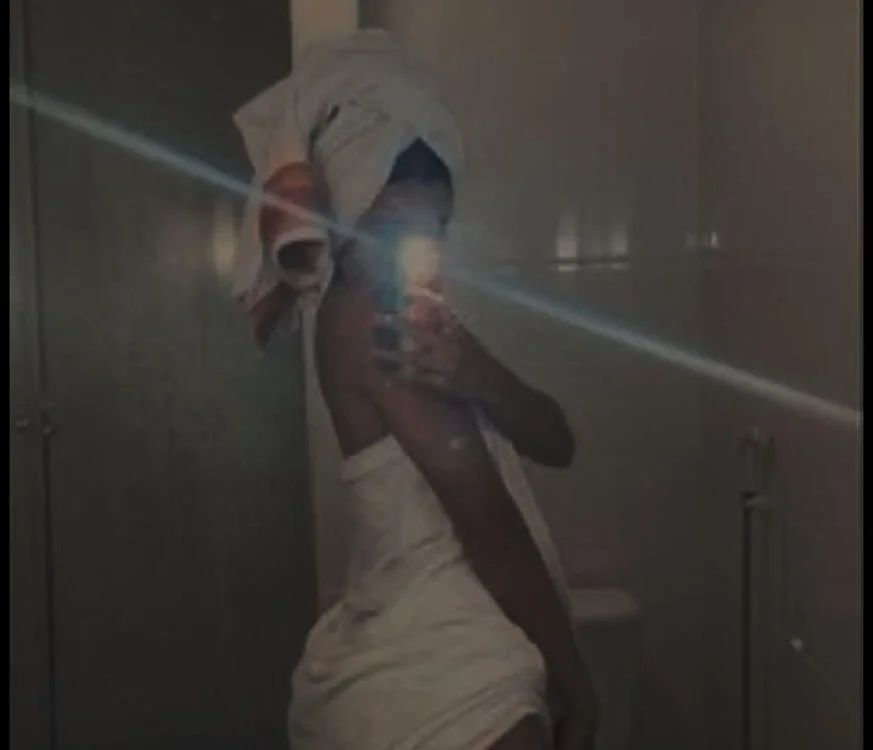 Bilik Sembang Luar Talian roxe_topless
