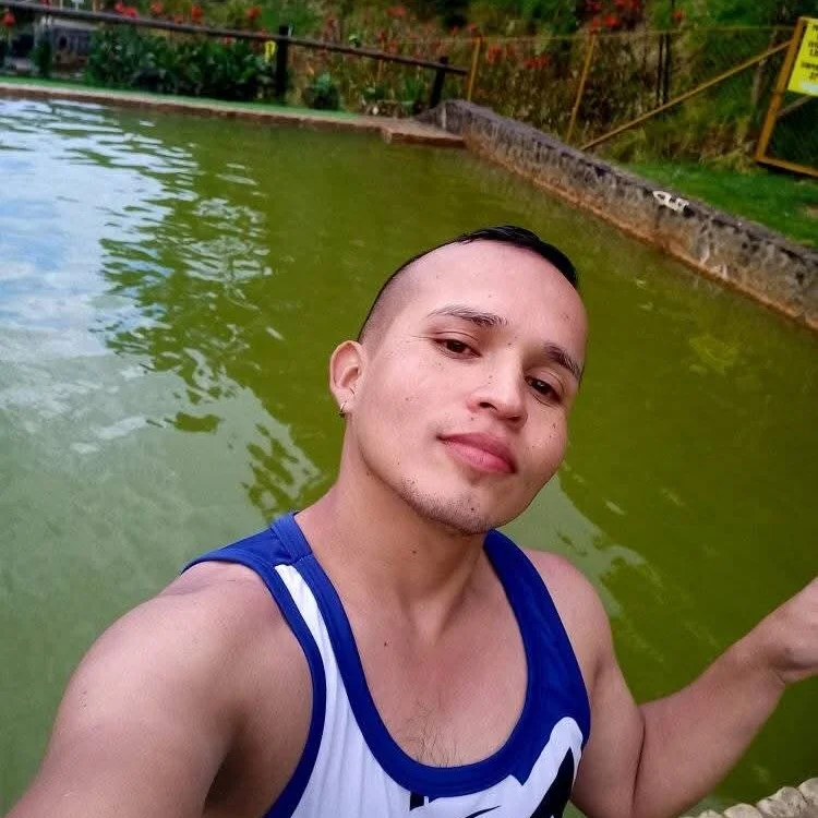 Jhon29hoyos অফলাইন চ্যাট রুম