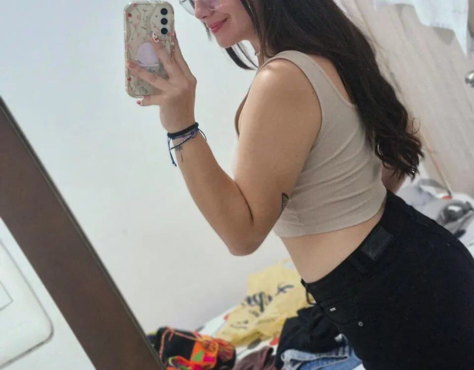 Miss_Merlin_ Offline XXX-chat