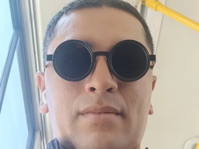 Wuuyffjjhg - Boy 