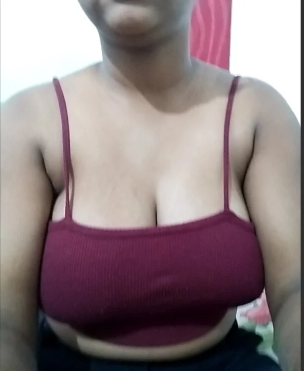 Priya_001's Offline Chat Room