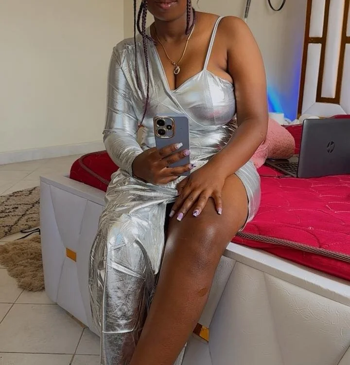 suckmyboobs12_ offline XXX-chatje