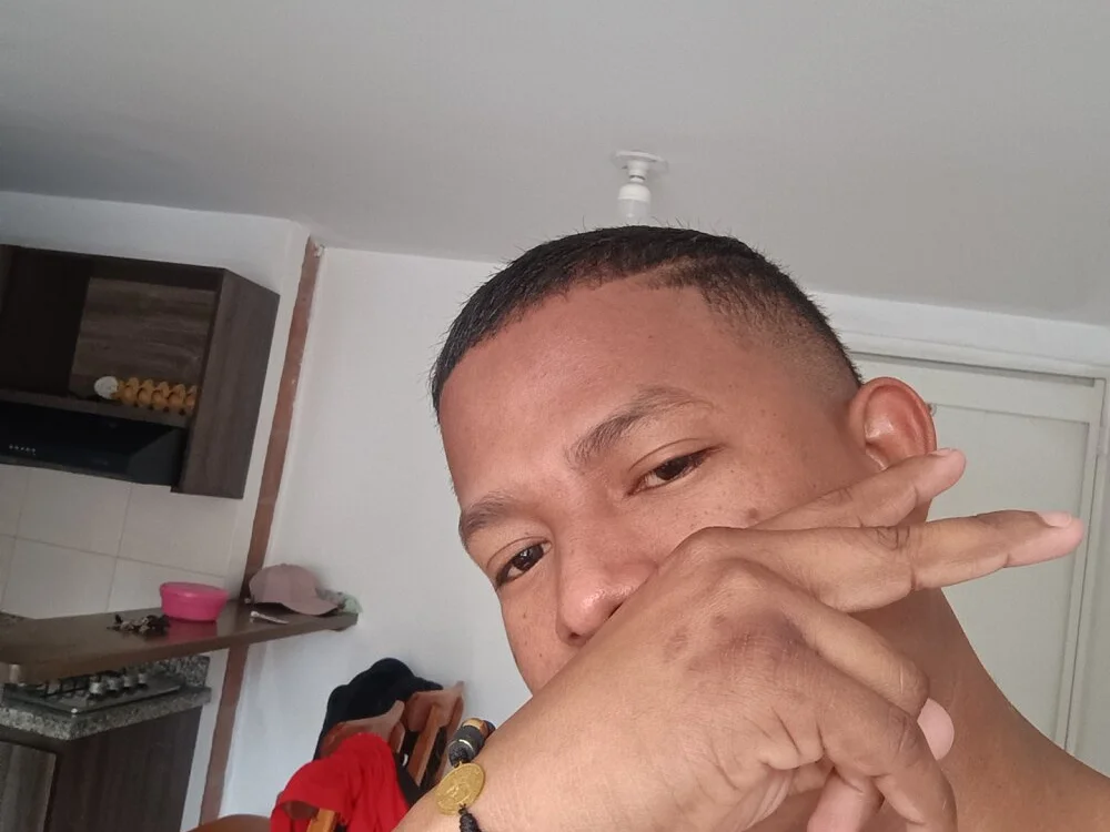 oliver_1811 Offline XXX-Chat