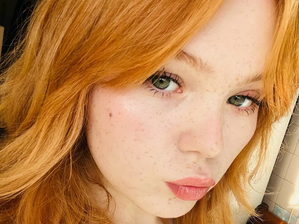 ErleneHawkinson's Offline Chat Room