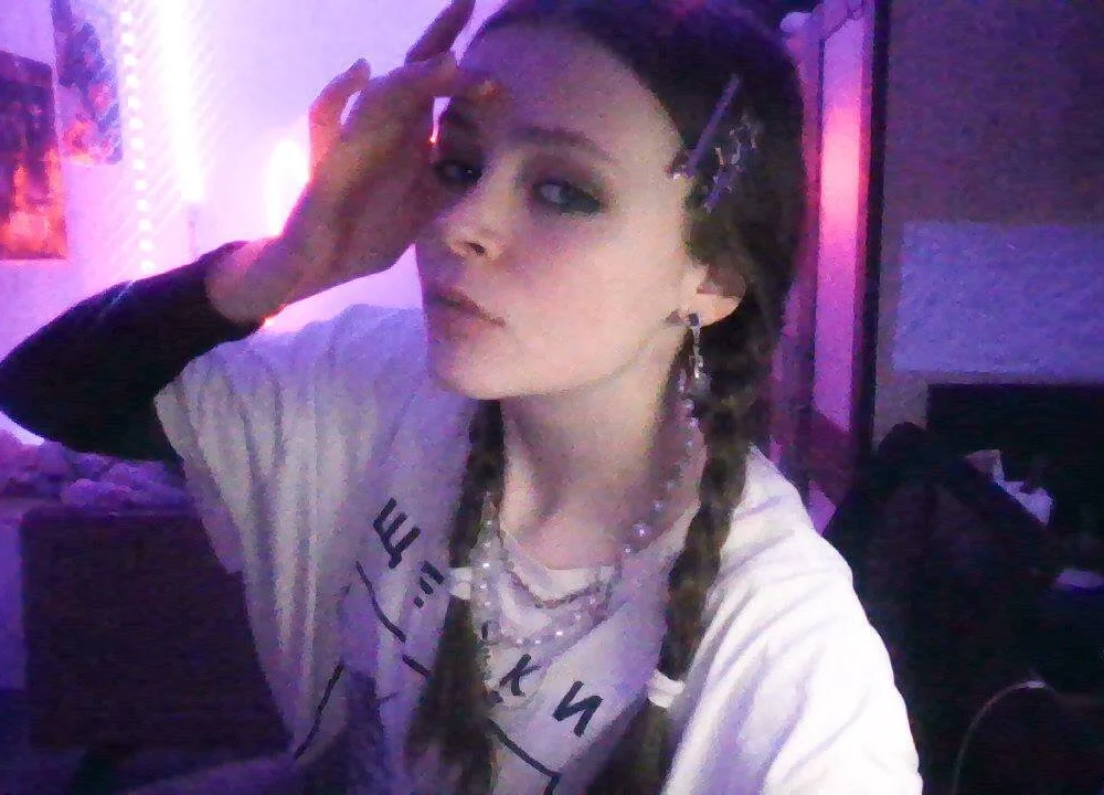 KrystalTrudel's Offline Chat Room
