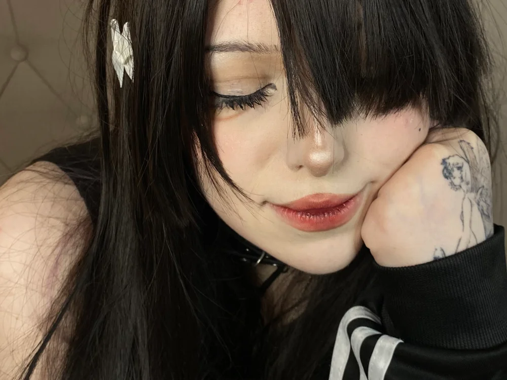 Morri_Moon's Live Chat Room