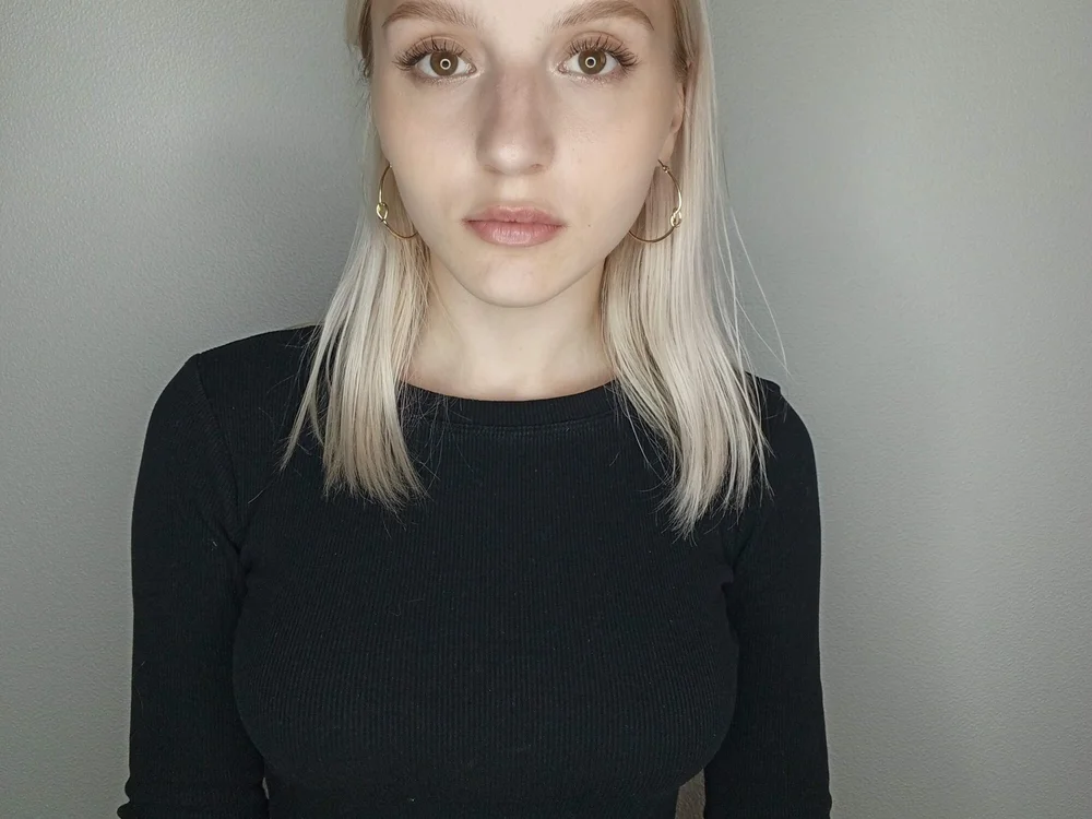 HildaEveringham's Offline Chat Room