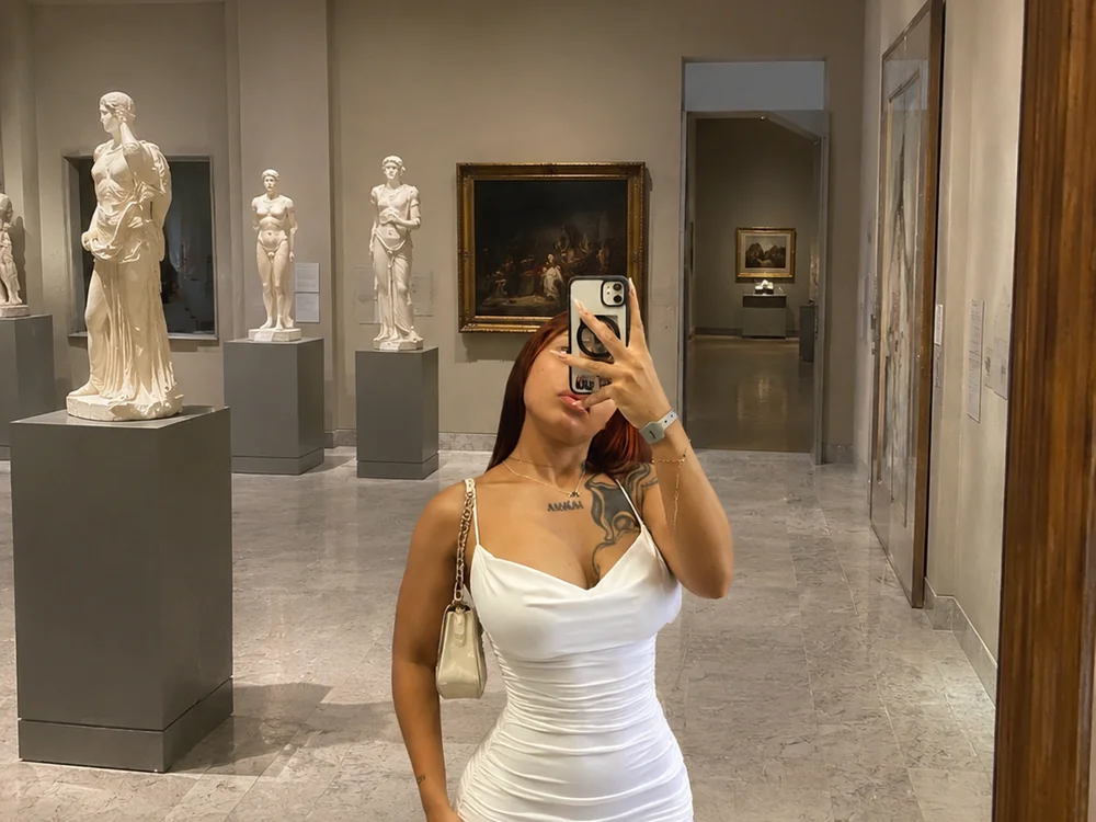 sophiaa10 Adlı Modelin Çevrimdışı XXX Sohbeti