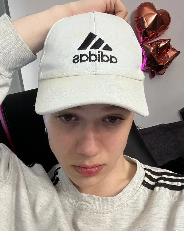 behollihot's Offline Chat Room