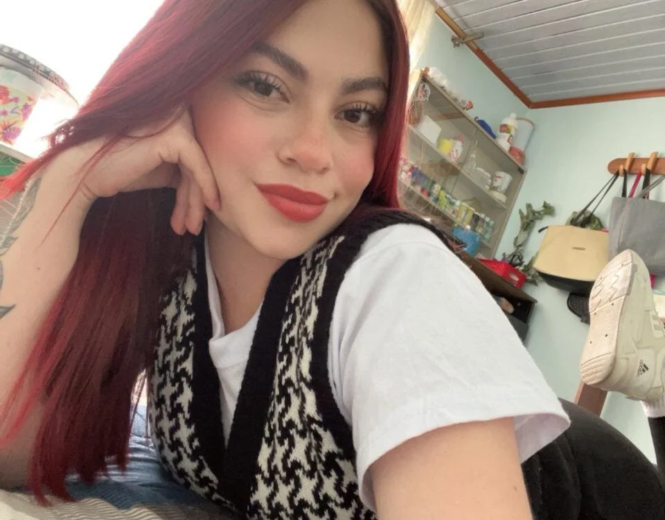 A_tenea's Offline Chat Room