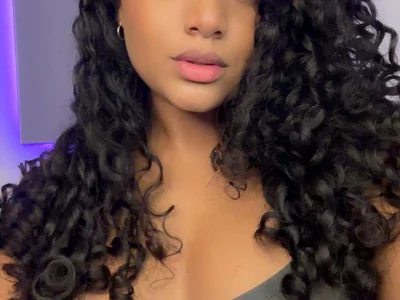 Carlymonroee_ profile