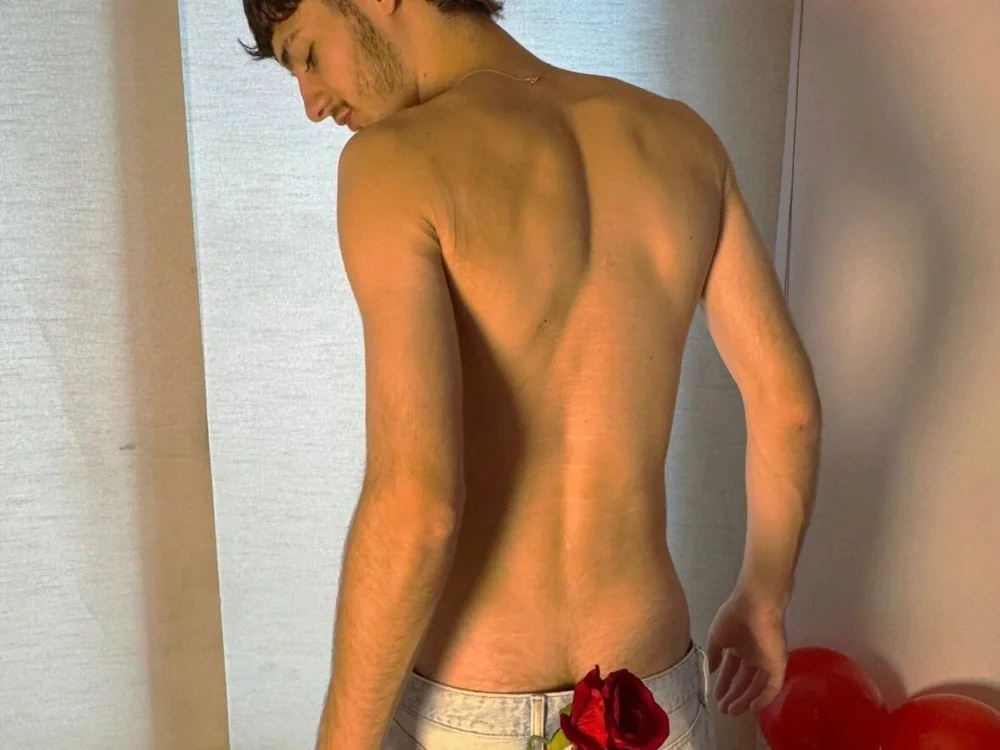 Enzo_Crown live XXX chat