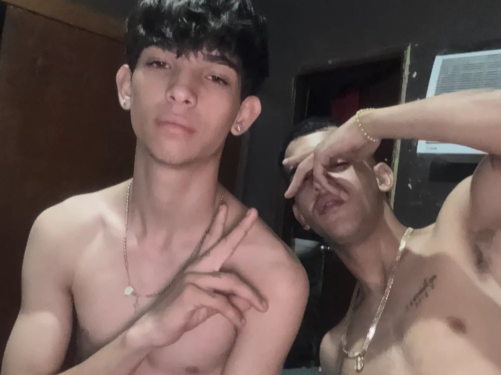 spicyboyshots Offline XXX-chat