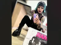 Chatroom XXX en direct de shes_creepy